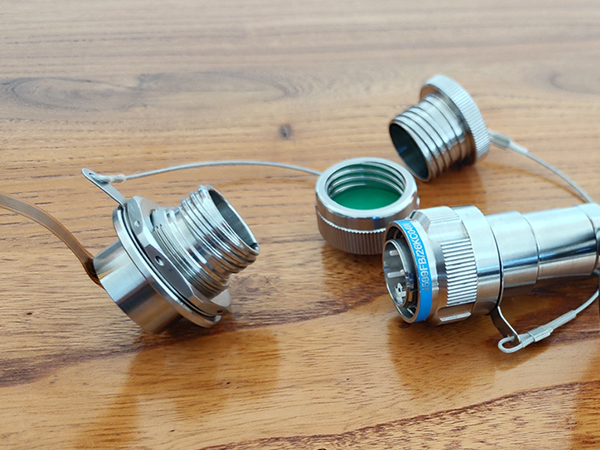 青龙架构航插连接器